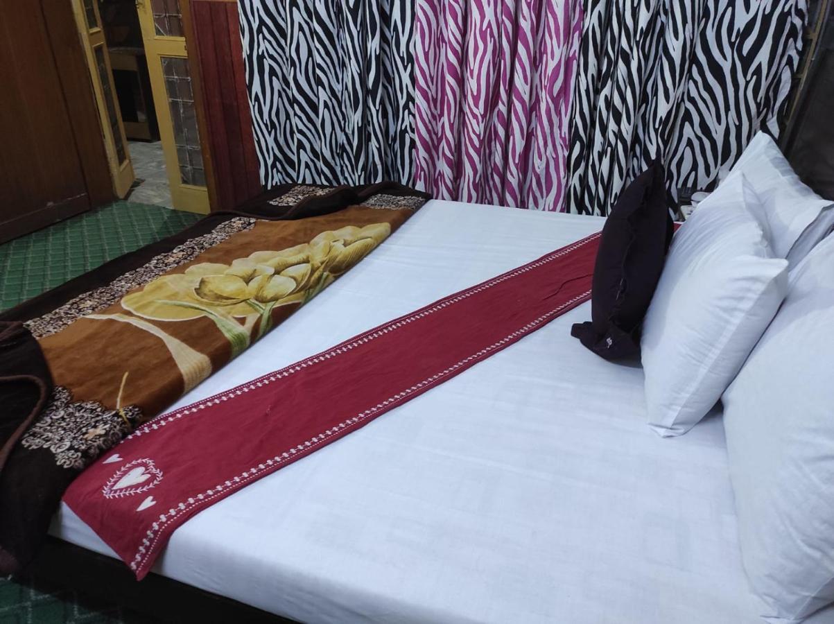 New City Lodges Guesthouse 이슬라마바드 외부 사진