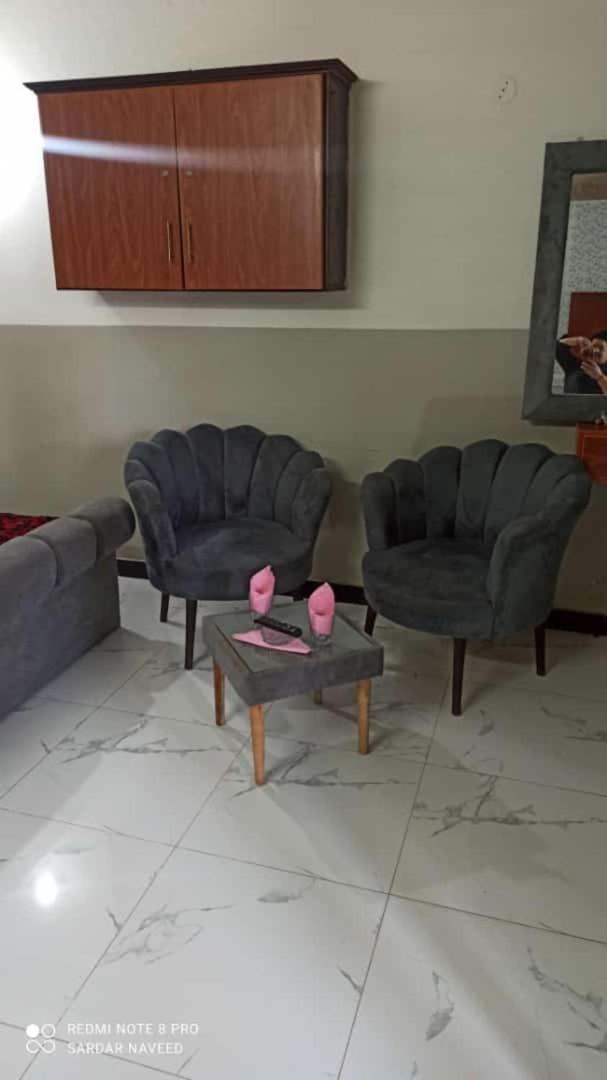 New City Lodges Guesthouse 이슬라마바드 외부 사진