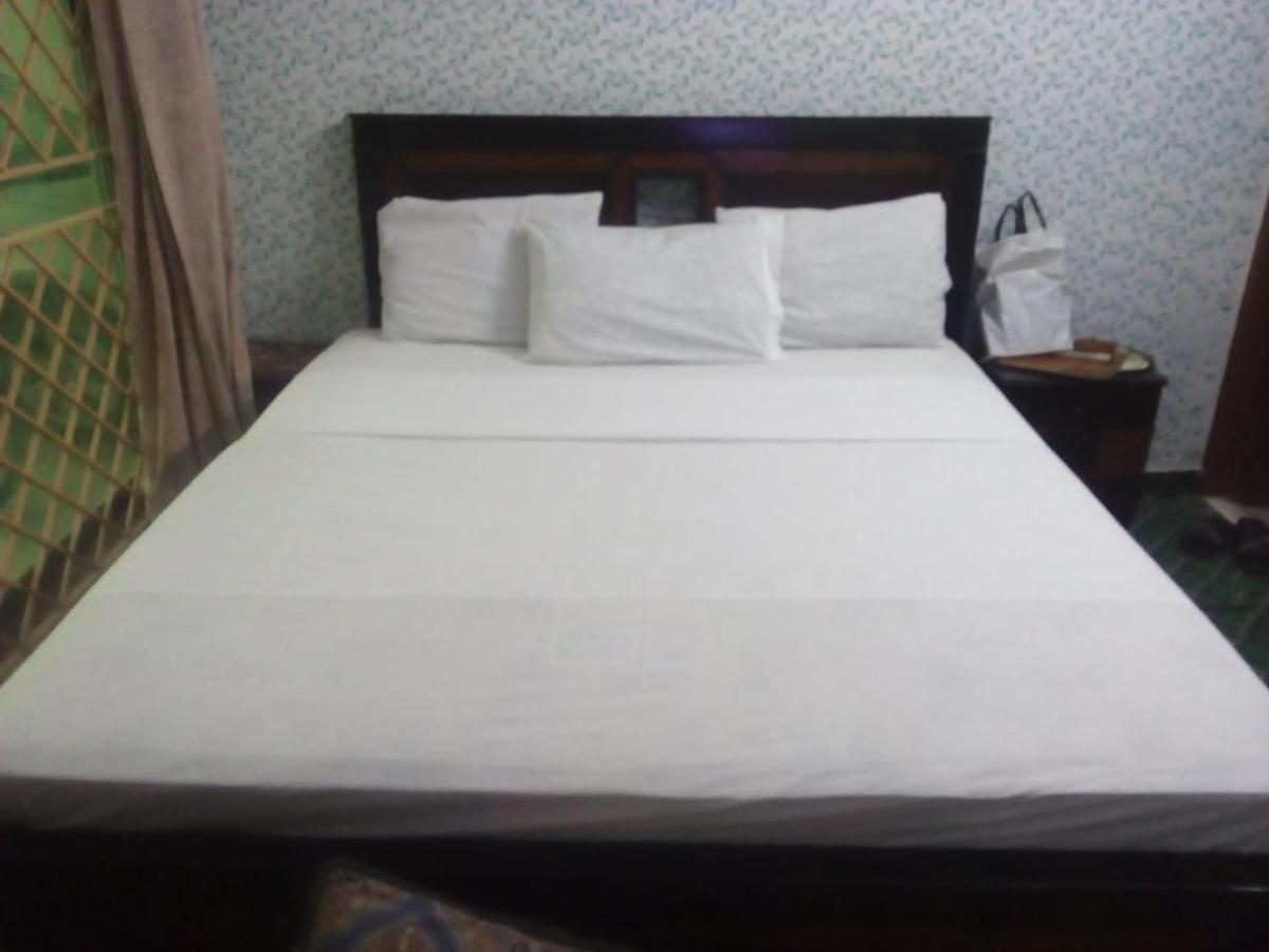 New City Lodges Guesthouse 이슬라마바드 외부 사진